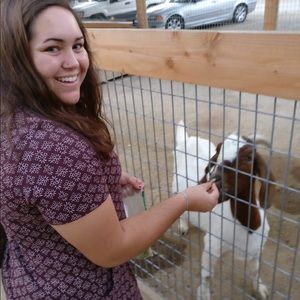 Meet your Posher, Rebecca